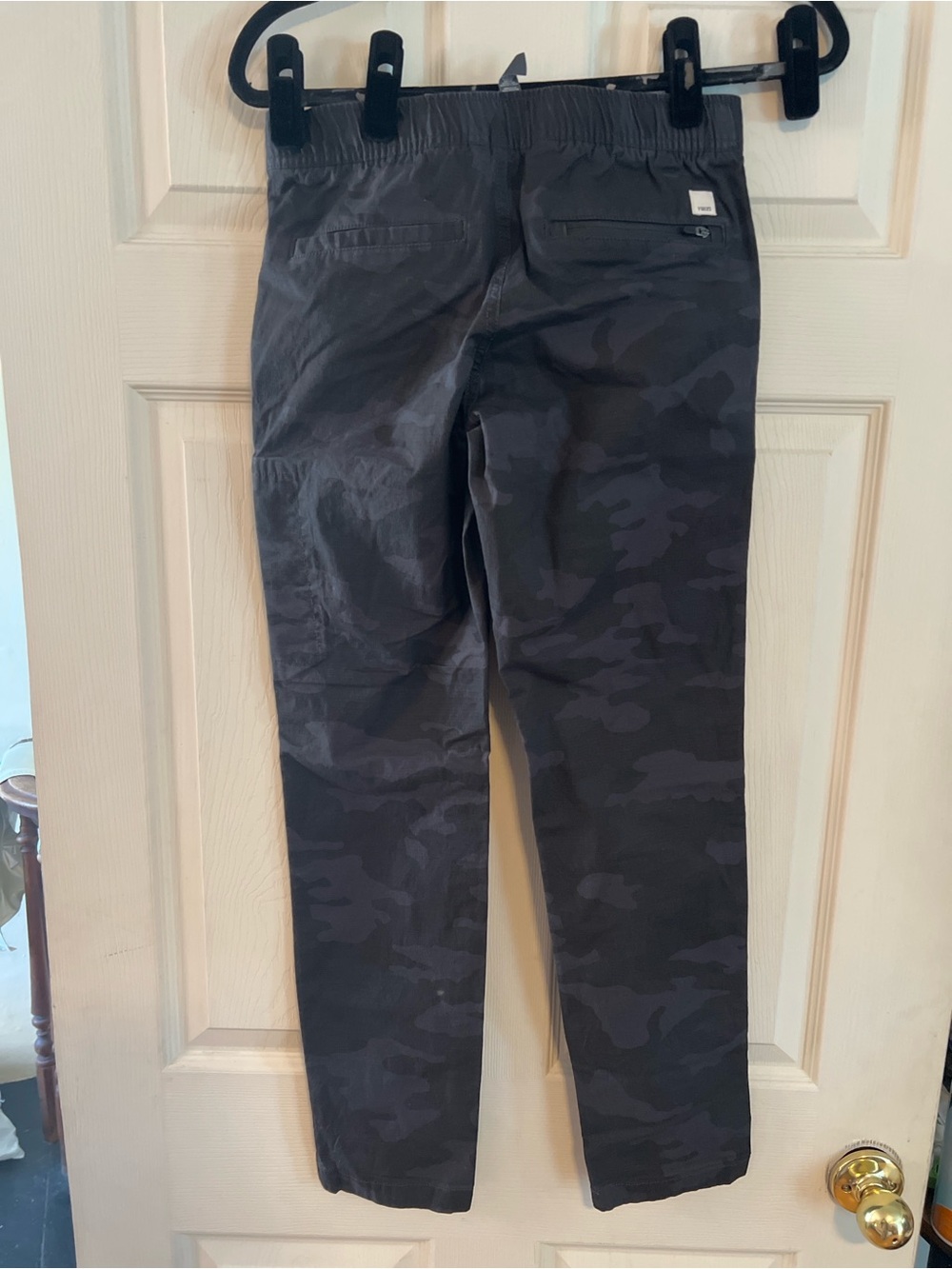 #191 Vuori Ripstop Utility Joggers Black Camo XS Liteweight Travl Cargo Pant EUC - Picture 2 of 4
